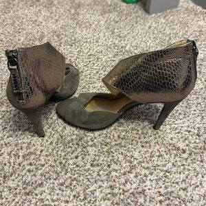 Audrey Brooke size 6 heels